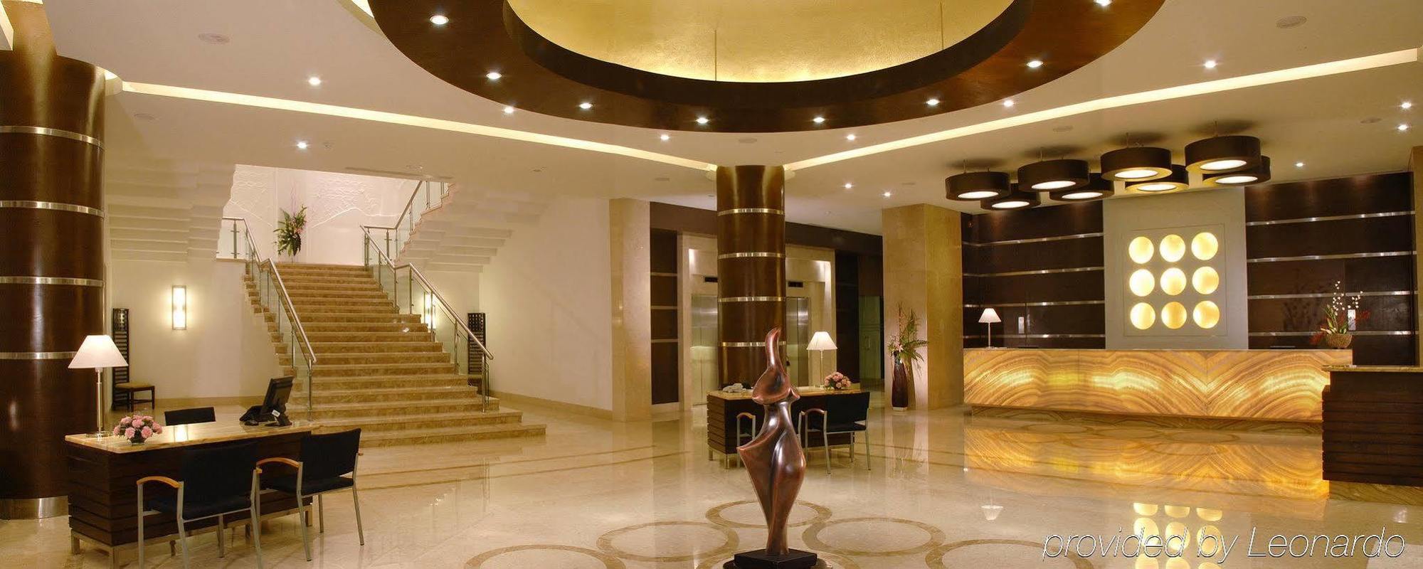 Trinity Hotel Bengaluru Exterior foto